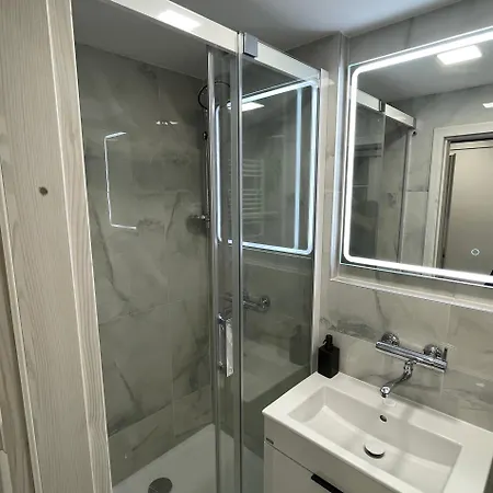 Appartement New Cozy In 8