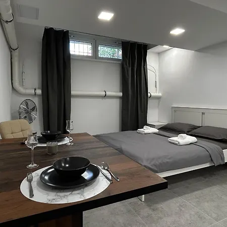 New Cozy In 8 Prague